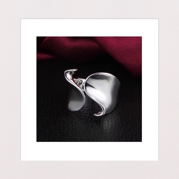 🔴 3 for $25 | Adjustable Wave Band Ring | Silver - Picture 3 of 8
